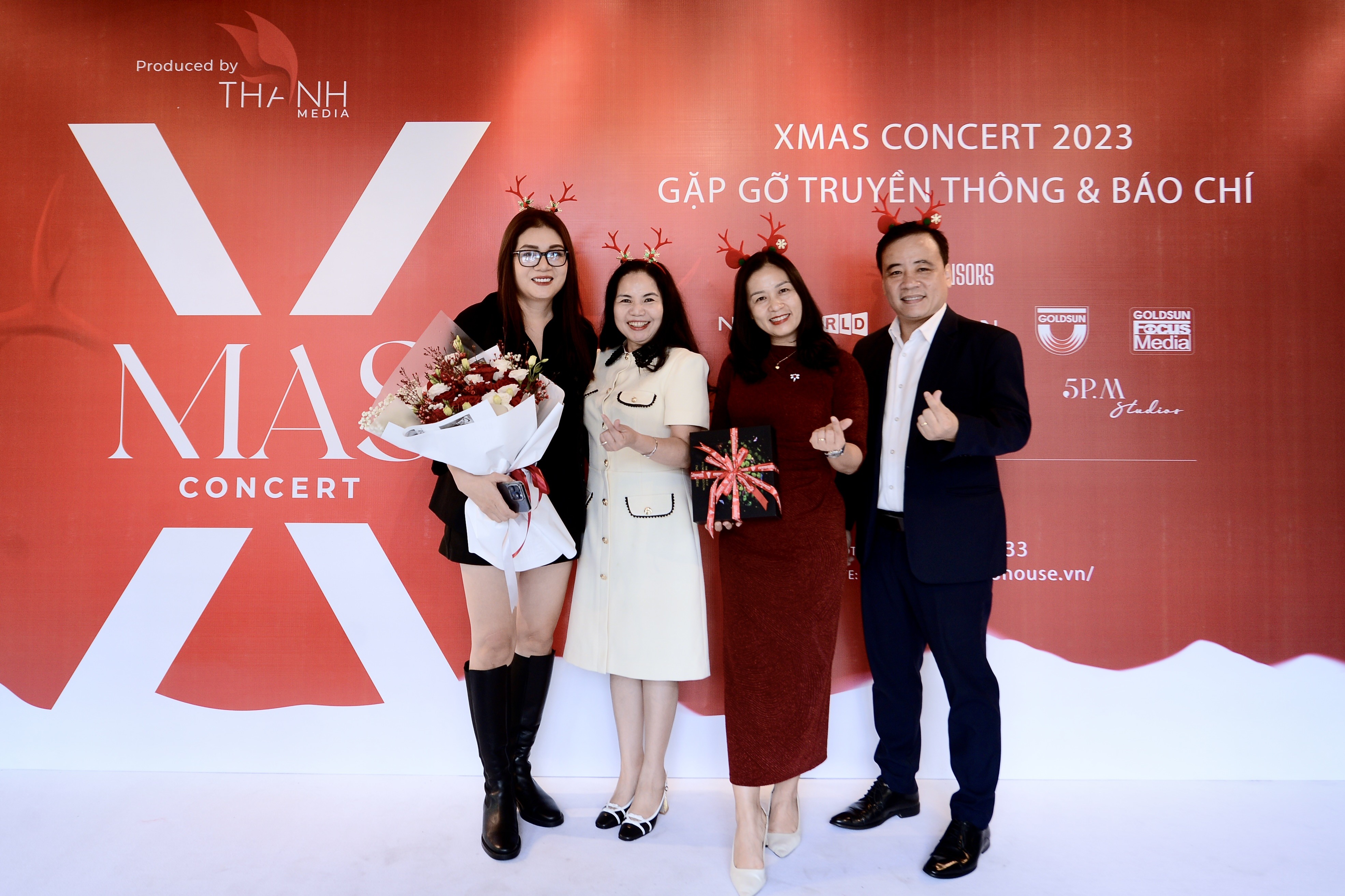 Hồ Ngọc Hà và hàng loạt nghệ sĩ Việt nổi tiếng quy tụ tại Xmas Concert